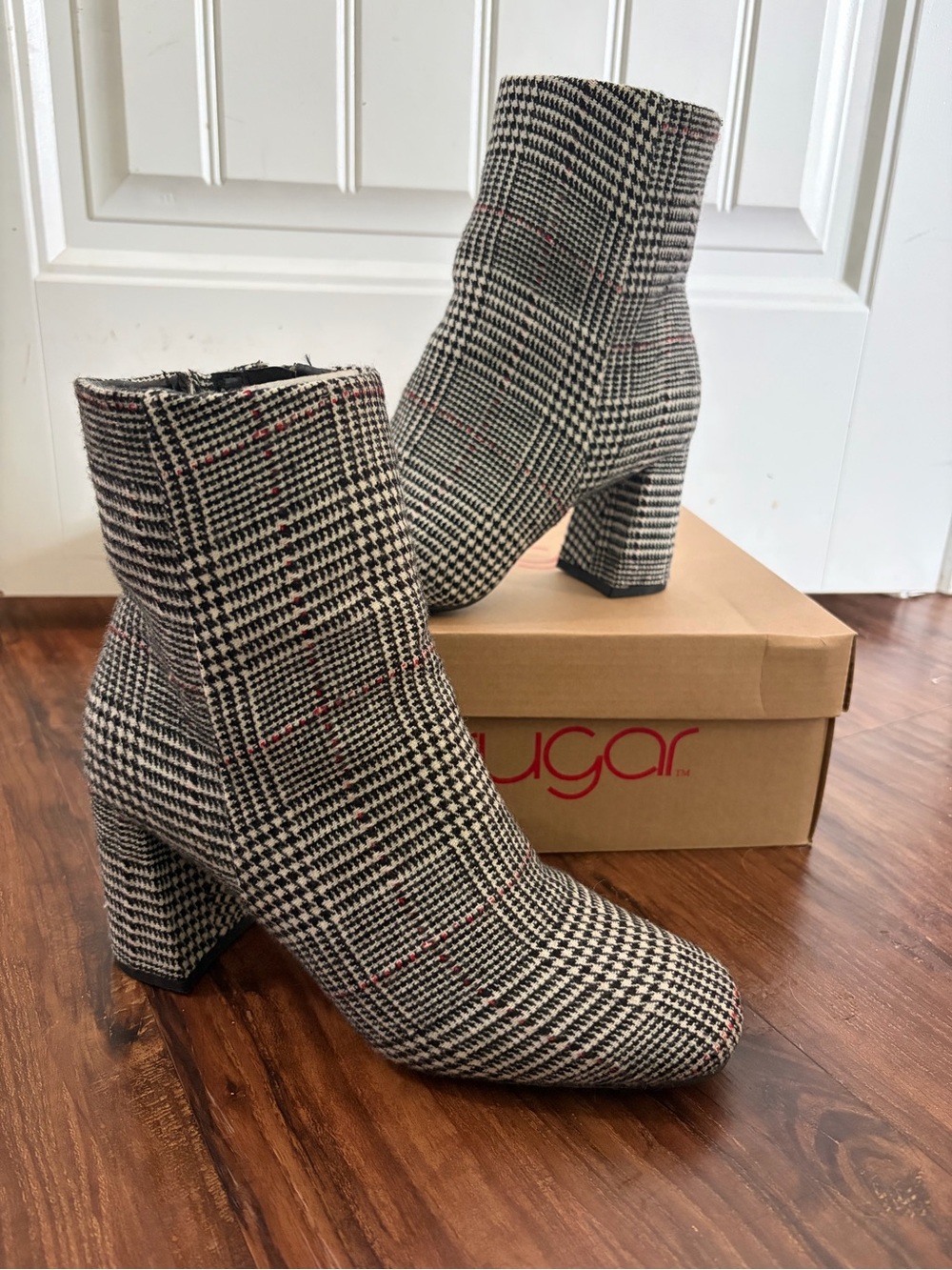 Sugar Element Ankle Boots in Black and White plaid